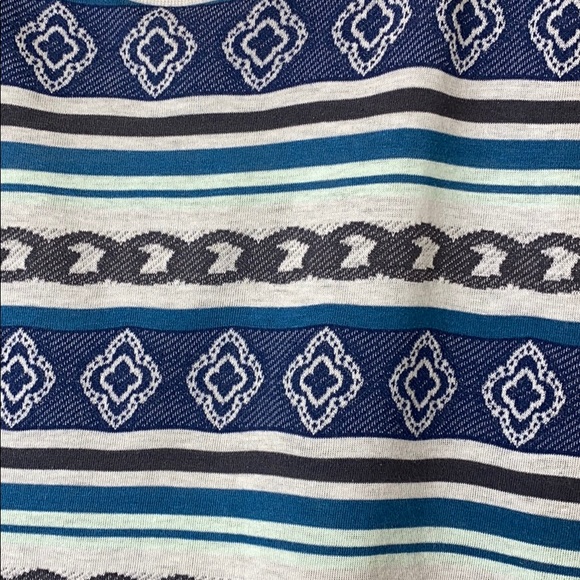 On the Byas pattern t-shirt - Picture 4 of 6